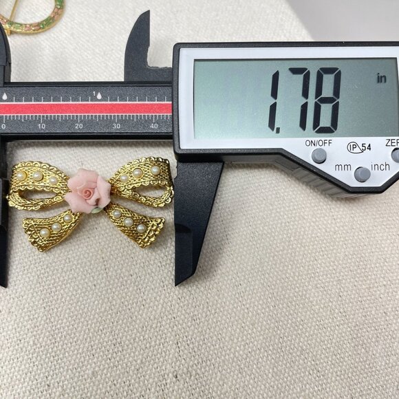 Lot of 5 Vintage‎ Brooches Christmas Art Deco Bow Angel Floral Brooch Pin - Picture 10 of 16